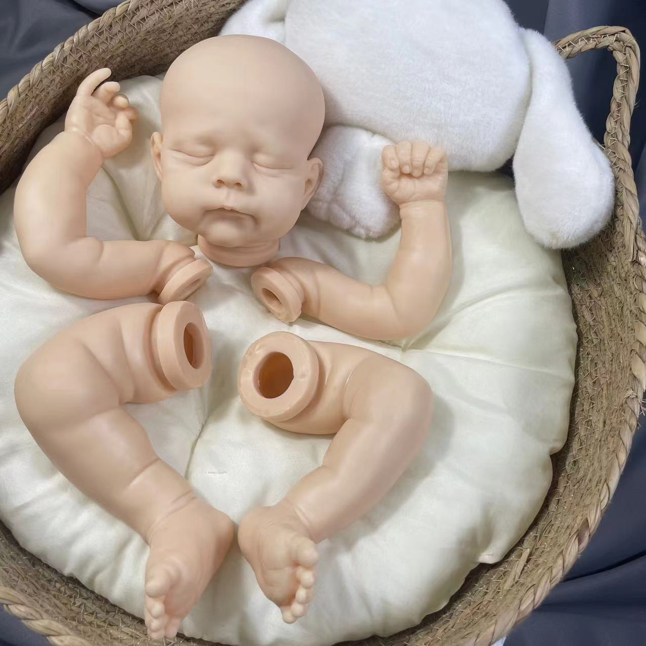 Baby Products Kit For Newborn - 生まれたばかりの赤ちゃんのための生まれ変わったビニール人形キット、リアルな未塗装、空白、成形、布本体付きパーツ、生まれ変わった、21インチ