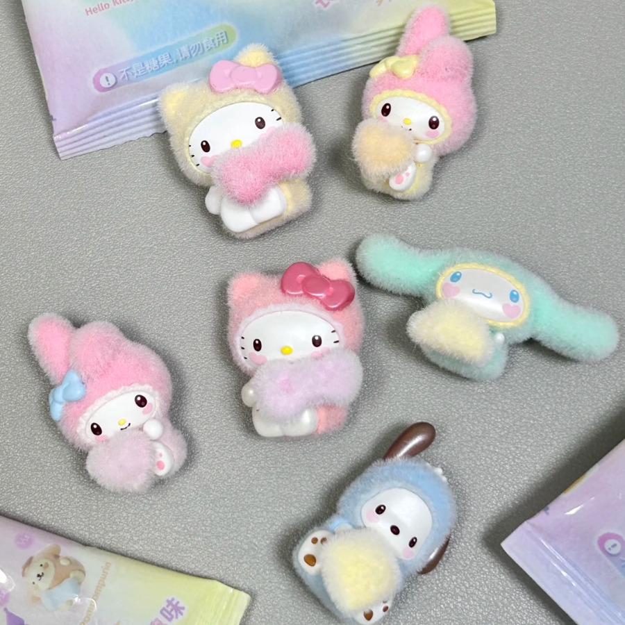 Baby Products Best - 新しいオリジナルサンリオふわふわベビーブラインドバッグ植毛スタイルマイメロディハローキティクロミシナモロール誕生日ギフトデスクトップ装飾おもちゃ